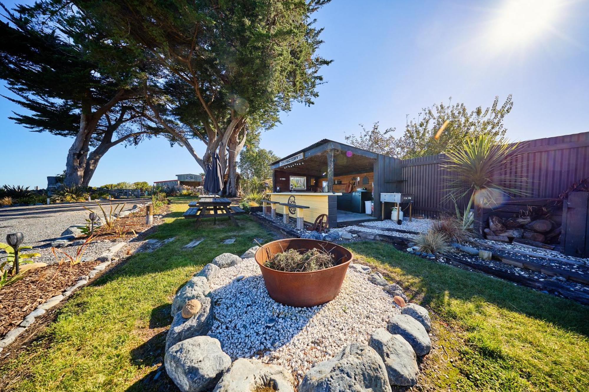 The Factory Luxury Accomodation Kaikoura Bagian luar foto